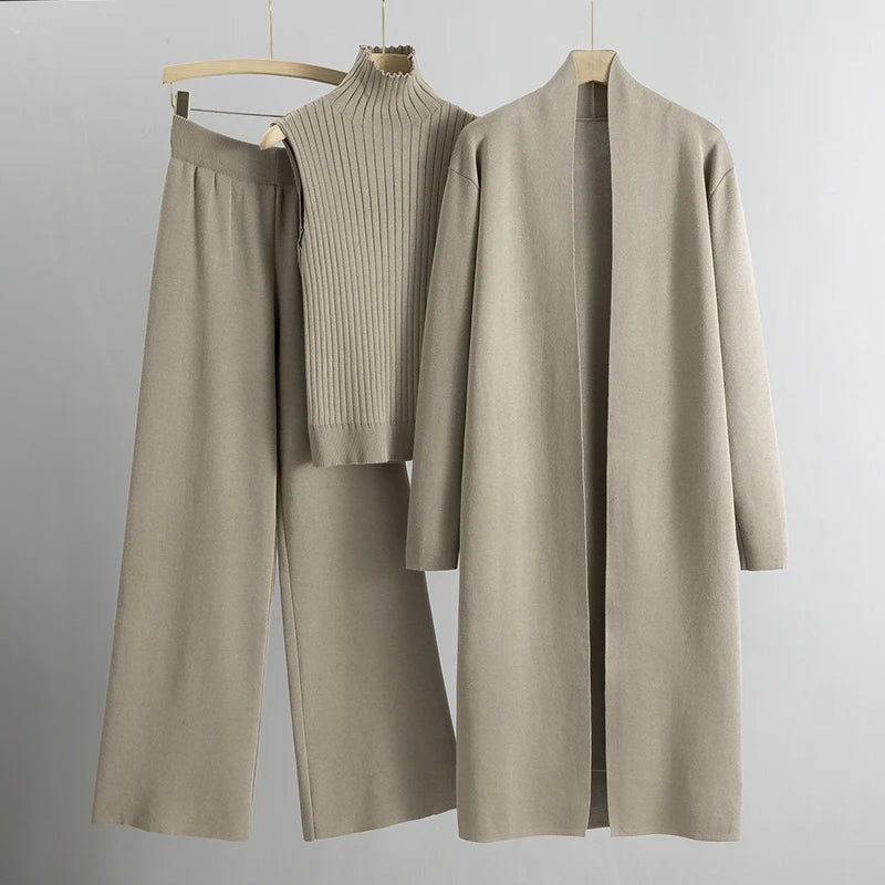 Hannah Kiwi™ | Three-Piece Set